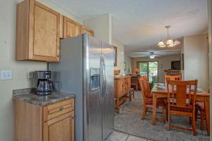 Creekside E17, Frisco Kid Retreat Jacuzzi Sleeps 11