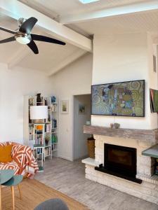 Charmante maison avec piscine et vue dexception