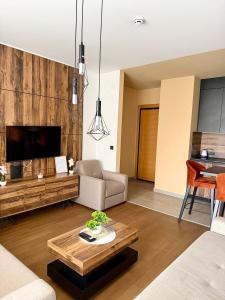 Golden Mountain Apartments