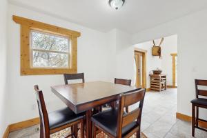 Unique cabin with amazing mountain views pond access wifi & close to shopping