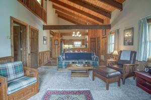 Whistlepunk #12: 4 Bedroom, 3 Bath: Slope Side, Wood Fireplace