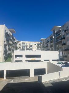 Castillo Colonial, En El Residencial Riviera Colonial