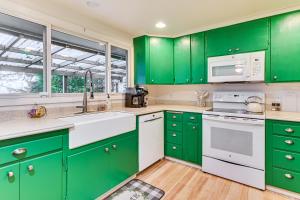 Private Beach, Stunning Views! Home on Oyster Bay!