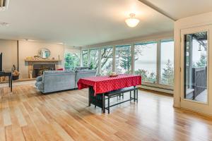 Private Beach, Stunning Views! Home on Oyster Bay!