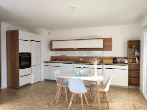 Appartement climatisé avec piscine et parking à Uzès