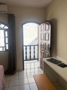 QUARTO C BANHEIRO 10 min da PRAIA DO FORTE CABO FRIO RJ