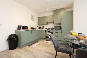 Newly Built Modern & Central 2-Bedroom & 2-Bathroom Apartment