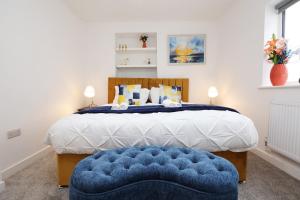 Newly Built Modern & Central 2-Bedroom & 2-Bathroom Apartment