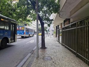 Refúgio Aconchegante com Toque Retrô