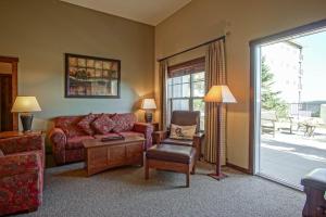 Soaring Eagle #110: 2 Bedrooms, 2 Full Baths: Slope Side