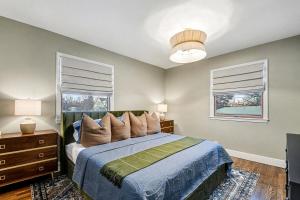 Spacious 5BR Retreat Minutes from Notre Dame