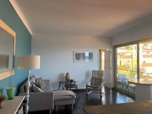 Excellent location - Sea Views