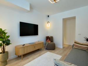 Cozy Apartment by the Stream at Clabucet Ski Slope