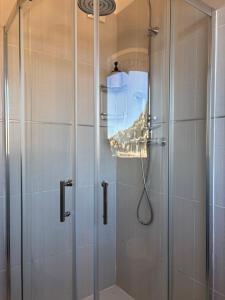 Excellent location - Sea Views