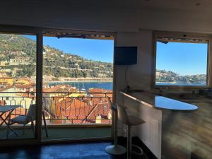 Excellent location - Sea Views