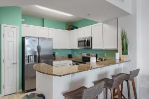 Destin Penthouse Retreat Stunning Views Pools