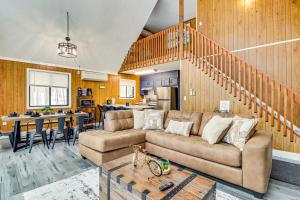 Scenic Views! Clifton Twp Chalet w Fire Pit, Deck