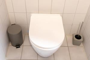 Stylish apartment - garden - great transport links and parking