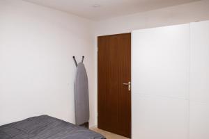 Stylish apartment - garden - great transport links and parking