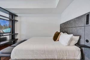 4006 - Lux Miami Studio City Bay Views