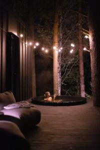 Luxury Forest Cabin with Hot Tub