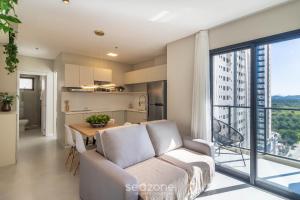 Sua estadia exclusiva a poucos passos do Mar em Meia Praia - FFS