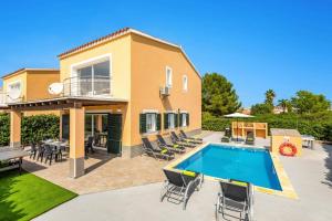 Villa Datil by Villa Plus