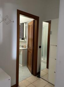 B&B Maria appartamento con stanza matrimoniale e soggiorno vicino alla fiera 2