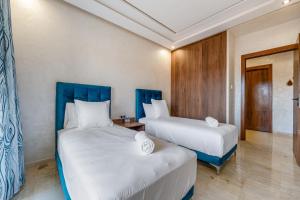 Stylish Apartment with Balcony view & Free Parking