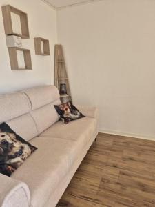 Les pieds dans leau Studio Cabine terrasse, refait à neuf 5 minutes plage à pied climatisé