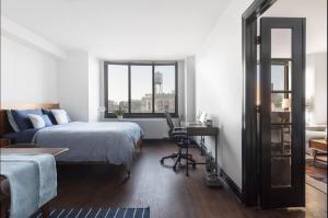 Doorman! High Floor! Views! Elevator! Free Gym!