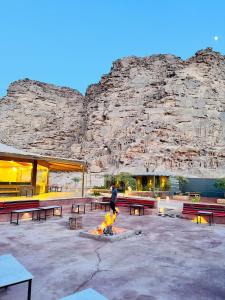 RUM ARIZONA lUXURY CAMP