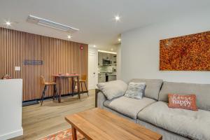 Fully Renovated! Luxe Ski Condo Near Stowe Mtn