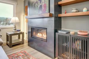 Fully Renovated! Luxe Ski Condo Near Stowe Mtn