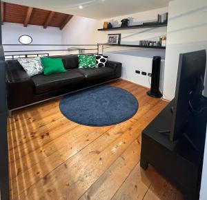 Independent Design Loft with Private Terrace - Milan