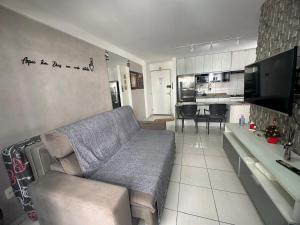 Apto Completo Ponta Verde 1 Quarto, a Passos da Praia, Piscina, Varanda e Garagem