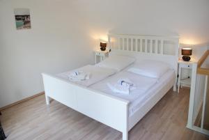 Leuchtturm am Strand - ABC56