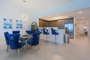 Phoenix Gulf Towers 1103