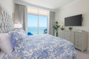 Phoenix Gulf Towers 1103