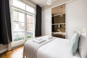 Cosy Chelsea Flat with Balcony Near Earls Court