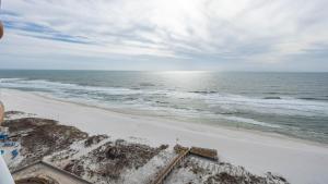 Phoenix Gulf Towers 1202