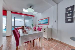 Villa Mariña- Heated pool