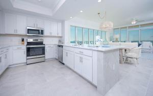 Phoenix Gulf Towers 1208