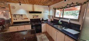 Cabaña de campo cerca a rio