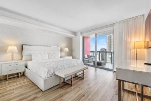 Luxury Oceanview Condo with Private Foyer at Beachwalk Resort