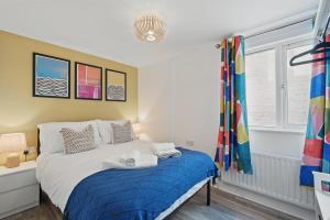 Big Group Stay, 11 bedroom 6 bathroom 4x parking by StayByNumbers