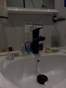 استديو فندقي بتصميم انيق ودخول ذكي