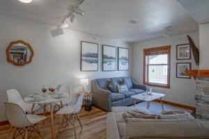 Rimfire 342: Memory Maker, Walk to Shops, Slope Side