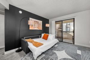 Comfortable ASU-Area 2BR with Pool Outdoor Grills & WiFi