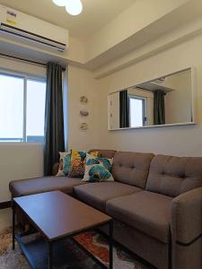 Heaven45 - 2BR Spacious Condo with City View and Netflix near NAIA, MOA, Makati and Manila 4-6pax